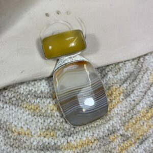 Colgante de cornalina y ágata bandeada