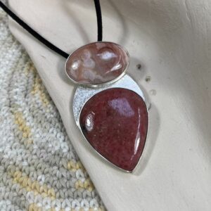 Colgante de rodocrosita y rodonita