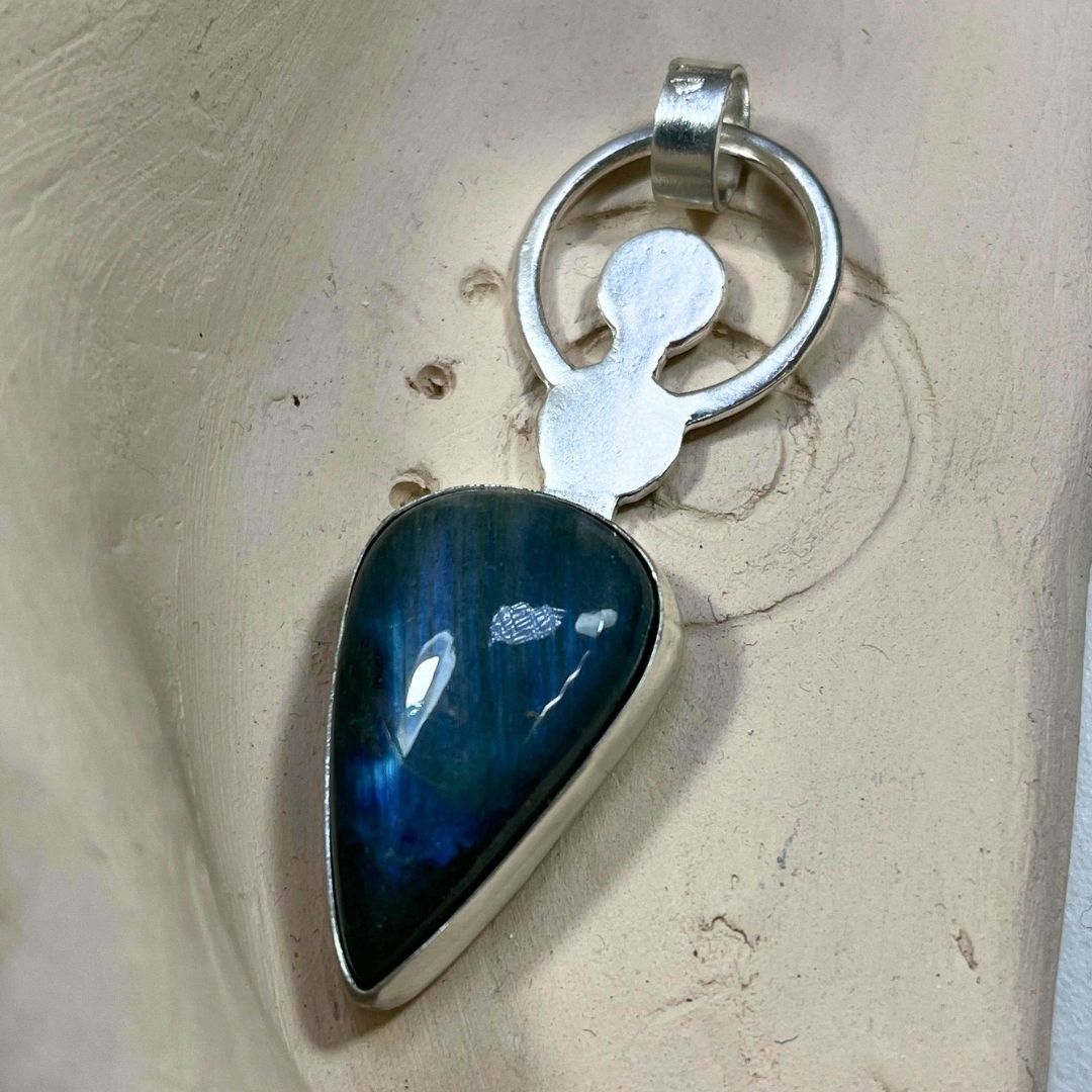 Colgante Durga de plata y labradorita (2)