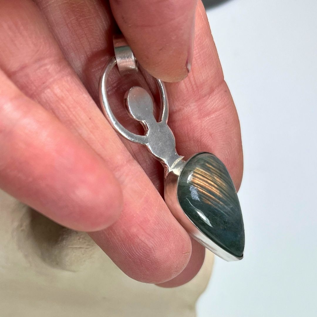 Colgante Durga de plata y labradorita (7)