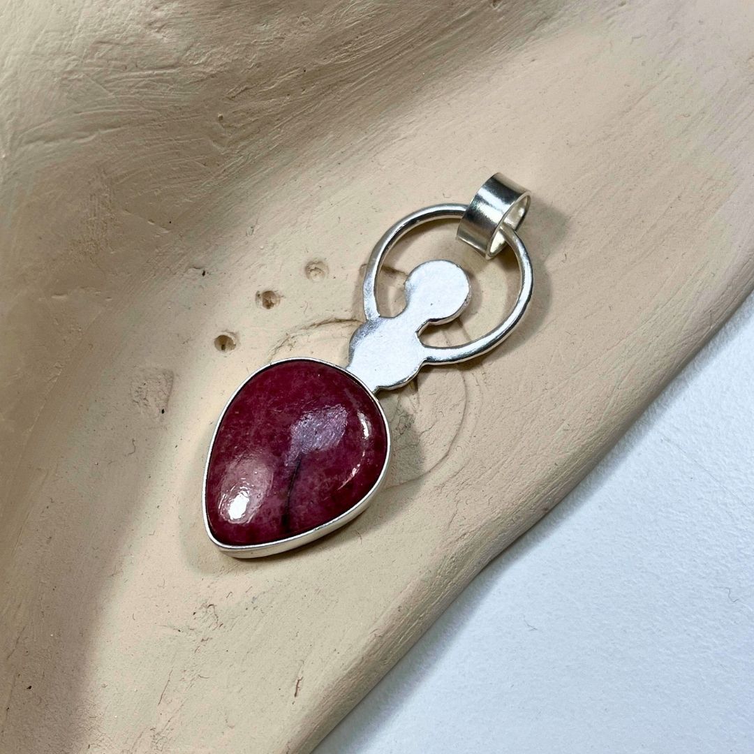 Colgante Durga de plata y rodonita (2)